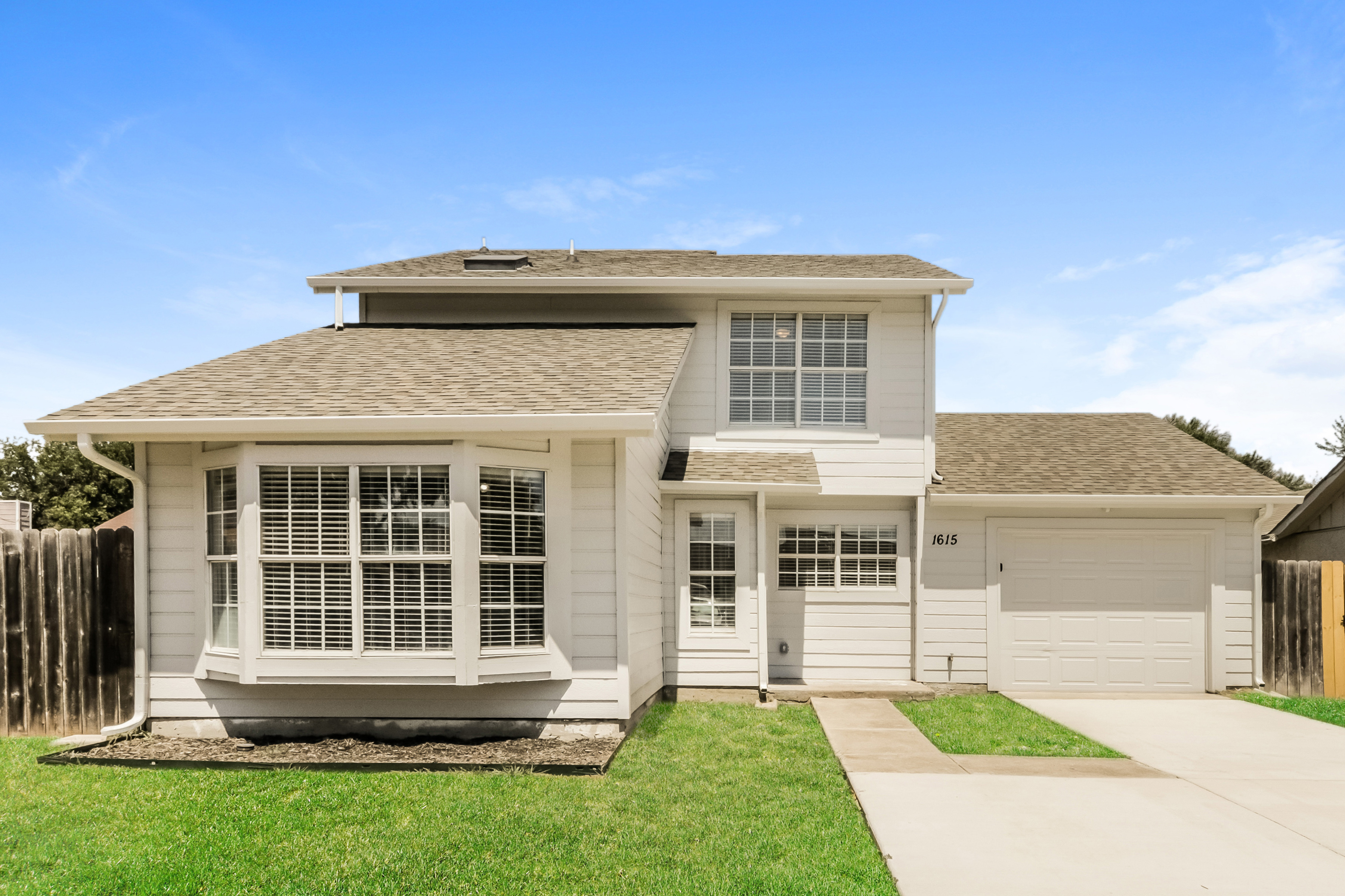 1615 Wickford Dr Arlington, TX 76018